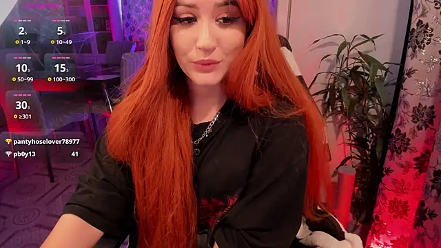 Sserendipityy live cam on StripChat