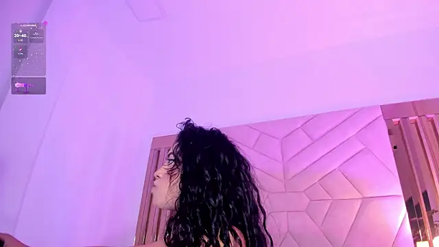 NicoleJons_ live cam on StripChat