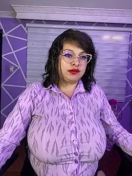 MiiaaJoness webcam