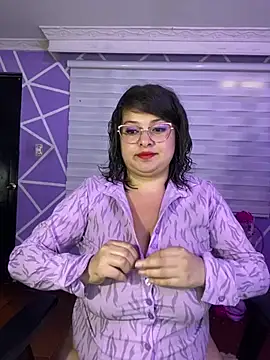 MiiaaJoness webcam