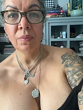 dieseldame1313 webcam