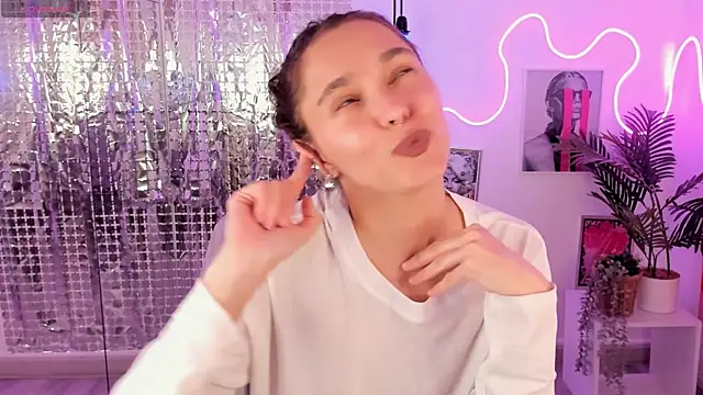 ChloeSunny webcam