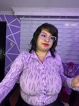 MiiaaJoness webcam