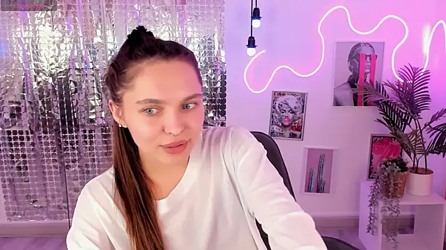 ChloeSunny webcam