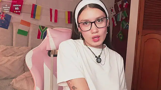 Alanna-Rosse webcam
