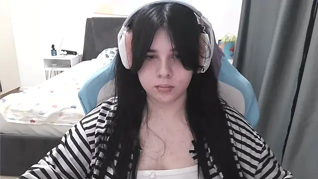 LunarMia webcam