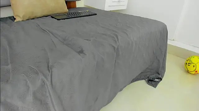 CannelaSmith live cam on StripChat