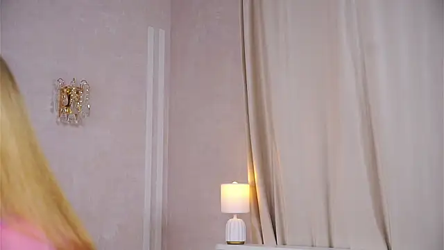 SunnivaCovil live sex cam