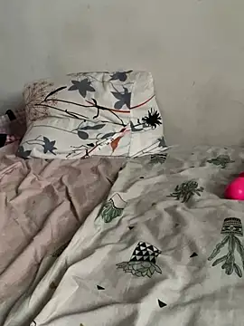 Honeybeespecial webcam