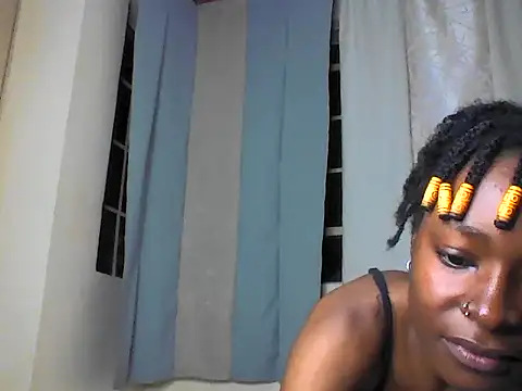 freakyqueenB webcam