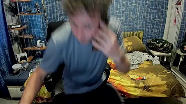 CuteBoy228 webcam