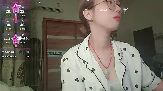 Lili_666 webcam