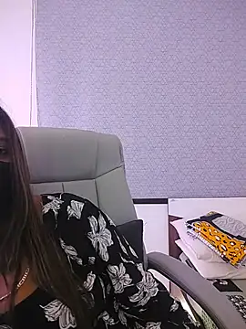 LoveLy-Soneya webcam