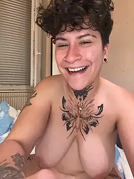 callmelouve webcam