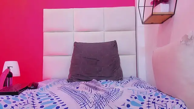 Katecurvy_hot69 webcam