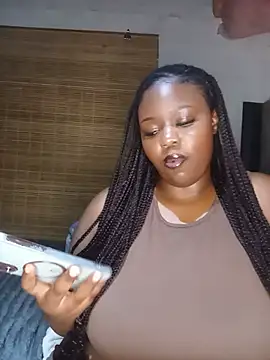 AaliyahBlackXO webcam