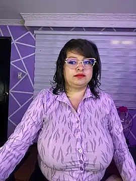 MiiaaJoness webcam