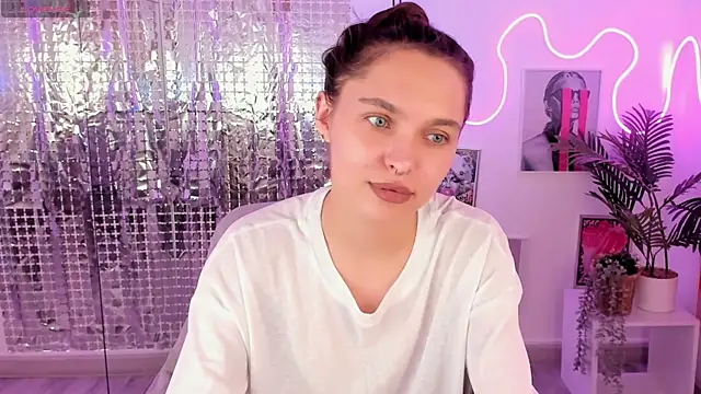 ChloeSunny webcam