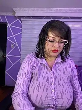 MiiaaJoness webcam