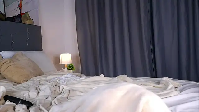 NelleMihalko webcam
