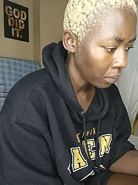SquirtQueen16 webcam