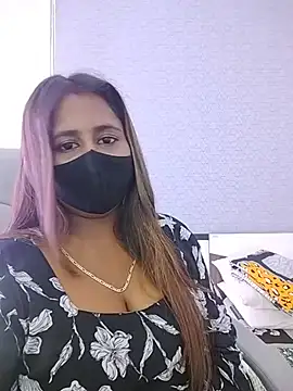 LoveLy-Soneya webcam