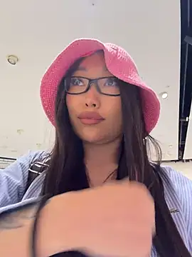 trytomakememoam webcam