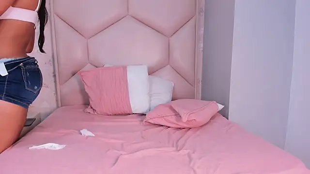 Nasly_Moore webcam
