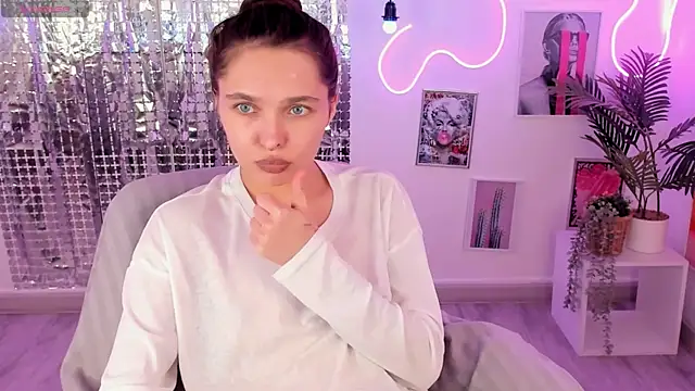 ChloeSunny webcam