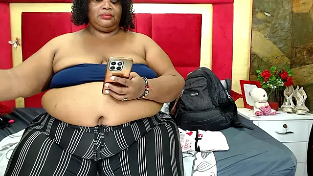 Exoticbigmandy webcam