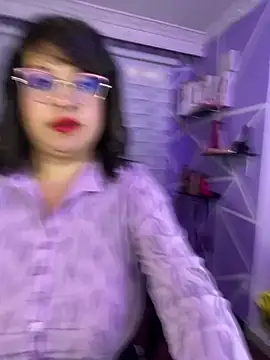 MiiaaJoness webcam