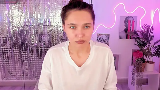 ChloeSunny webcam