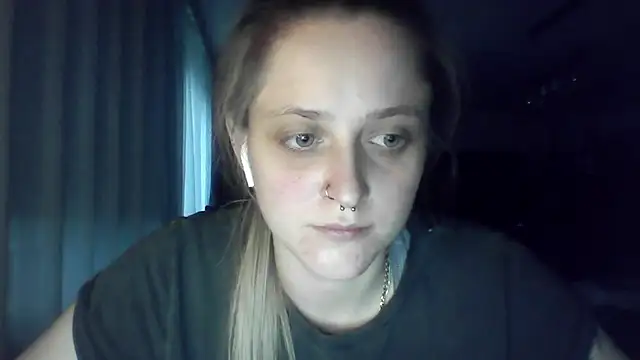 LeaWetGirl webcam
