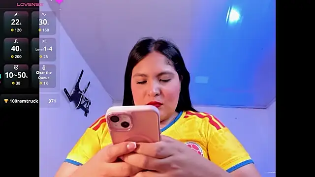 Nikkibounce live cam on StripChat