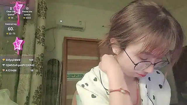 Lili_666 webcam