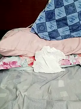 QueenSoreal webcam