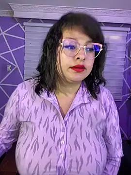 MiiaaJoness live cam on StripChat