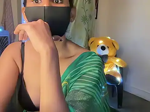 loving_mouni webcam