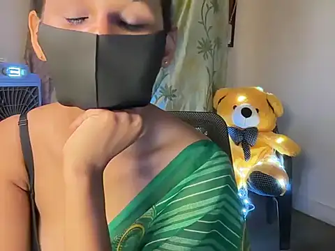 loving_mouni webcam