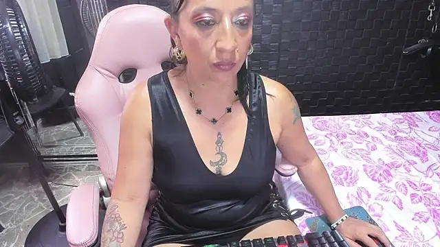mature_sexi40 webcam