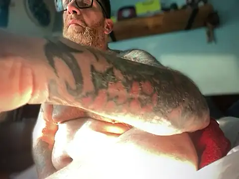 Tattooednakedguy webcam