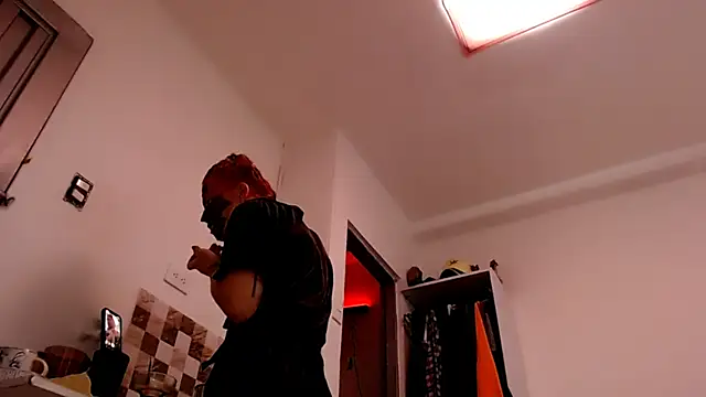saara_johnson496 webcam