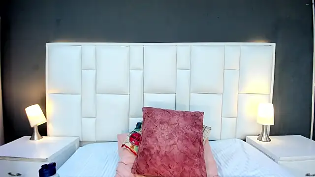 yeral2017 live cam on StripChat