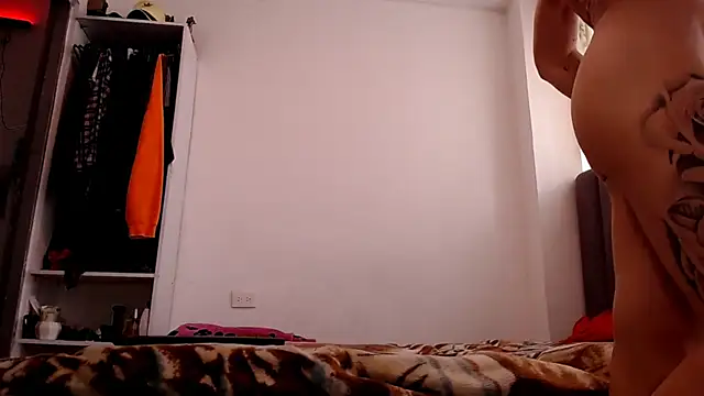 saara_johnson496 webcam