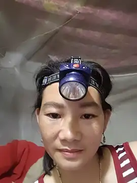 gio-thu live cam on StripChat