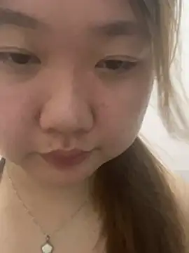 Tuii-1 live cam on StripChat