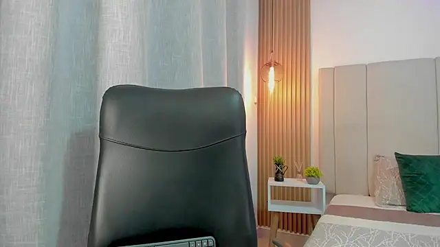 Victoria_Rosee webcam