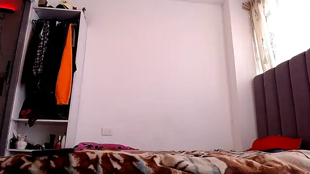 saara_johnson496 webcam