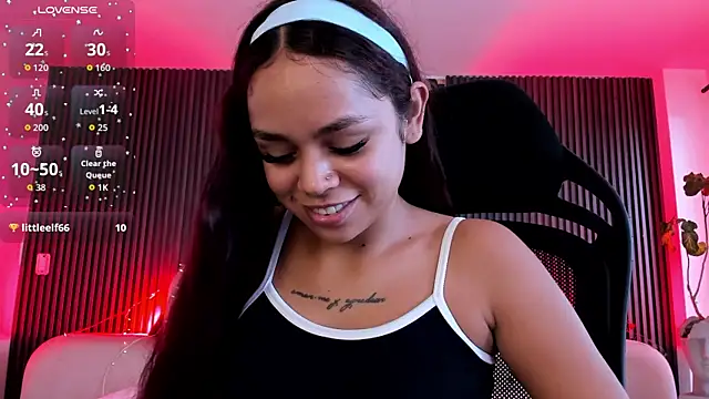 CarolineFyre webcam