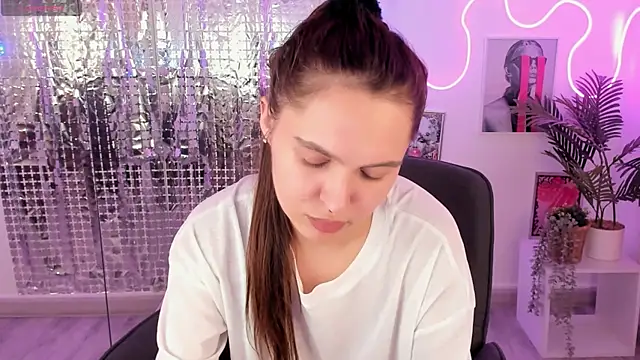 ChloeSunny webcam